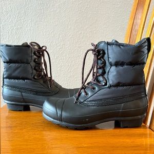Hunter lace up boots. Size 8. New- No box or tag- but never worn.